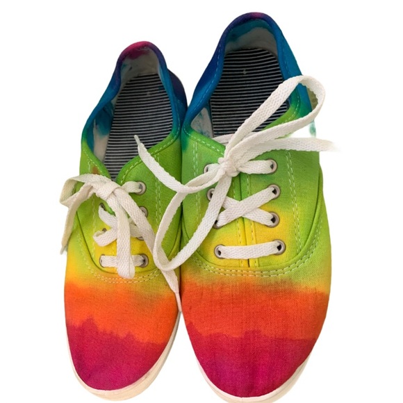 Tie Dye Canvas Shoes - Picture 2 of 3